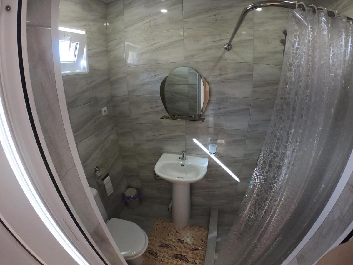 Гостевой Дом "Ласточкино Гнездо" Tsandrypsh Exterior foto