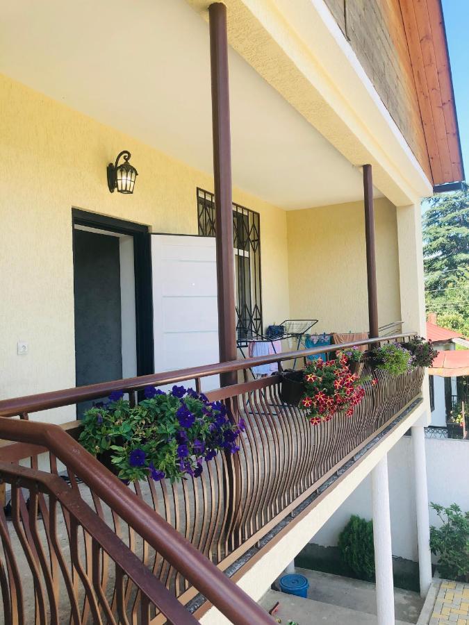 Гостевой Дом "Ласточкино Гнездо" Tsandrypsh Exterior foto